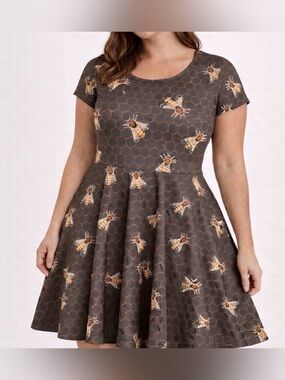 CowCow Bee Print Fit & Flare Dress women’s Size M Honeycomb A-Line Stretch(E64)✨